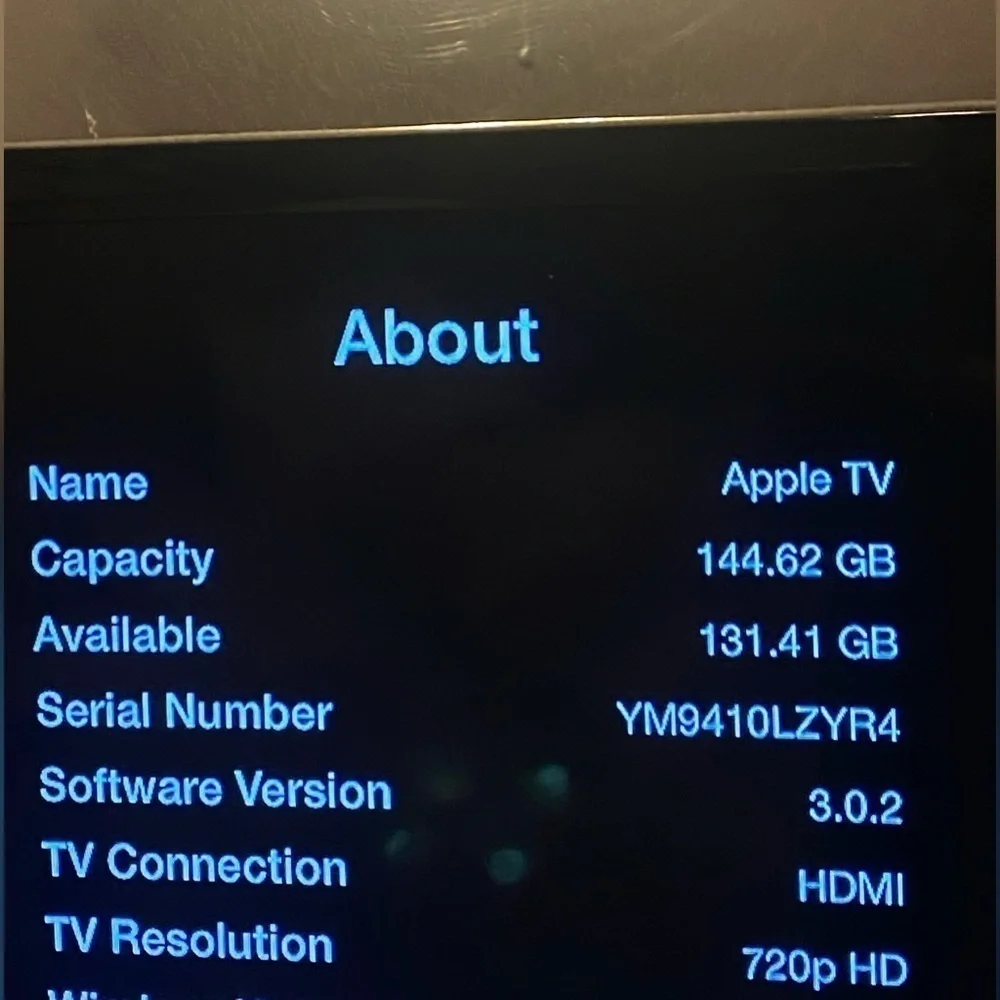 Apple TV White 1st Generation Model A1218 Streamer w/ Remote, Charging Cord EUC
